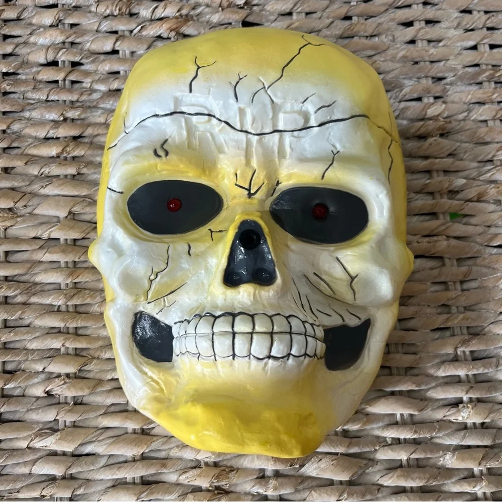 Skull Hanging Wall Plaque Easter Unlimited Fun‎ Word Halloween Prop Motion Rare